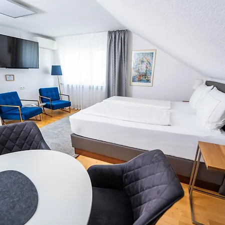 Fn L7 Klimatisiert-mit Kueche Daire