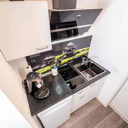 Fn L7 Klimatisiert-mit Kueche Appartement